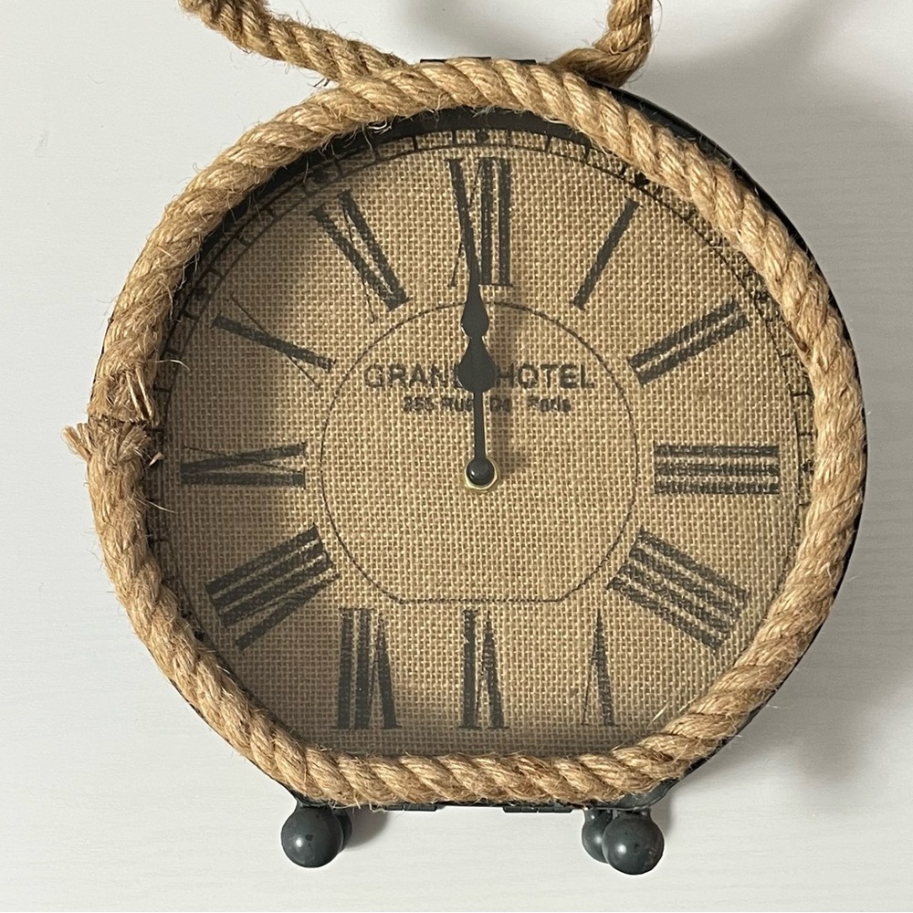 BED BATH BEYOND Privilege Grand Hotel Rue De Paris Table Clock Rope Non-Working